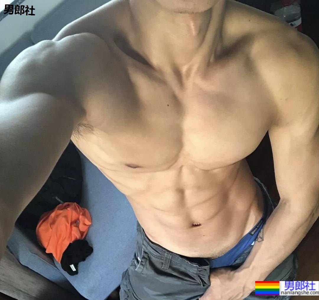 重庆足球白袜体育生，荷尔蒙的诱惑 - 51虹马