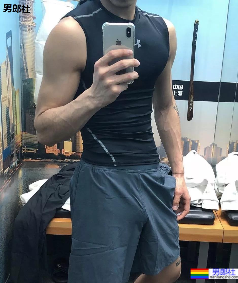 重庆足球白袜体育生，荷尔蒙的诱惑 - 51虹马