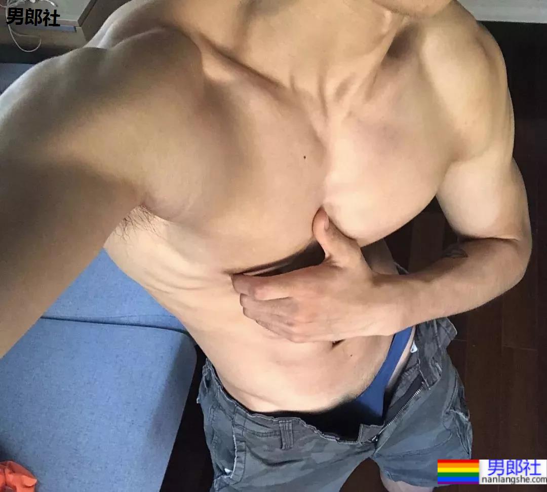 重庆足球白袜体育生，荷尔蒙的诱惑 - 51虹马