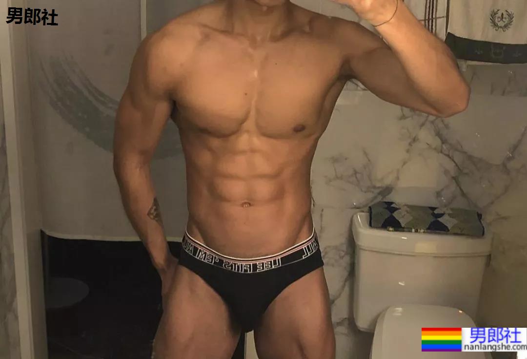 重庆足球白袜体育生，荷尔蒙的诱惑 - 51虹马