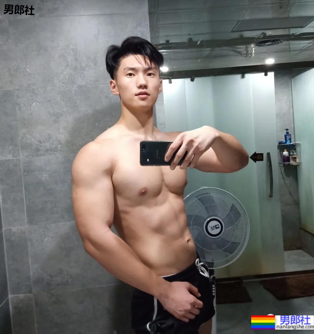 185CM肌肉版宁泽涛?果然还是不穿衣服最好看。 - 51虹马 185CM肌肉版宁泽涛?果然还是不穿衣服最好看。 - 51虹马