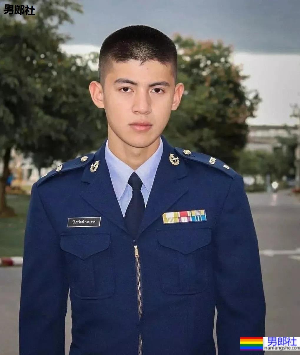 泰警紧身服要升级？感受一下这些火遍全网的阳光帅警！ - 51虹马