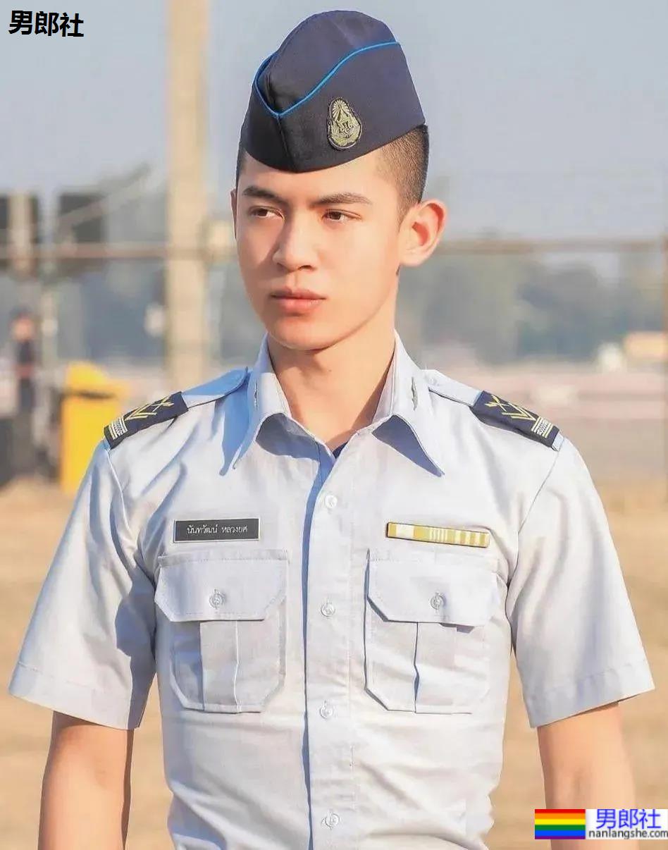 泰警紧身服要升级？感受一下这些火遍全网的阳光帅警！ - 51虹马