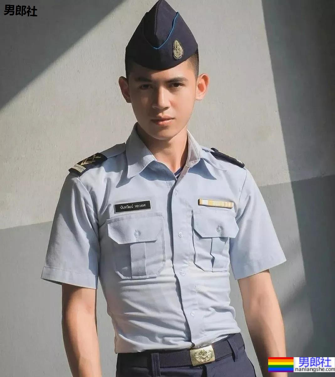 泰警紧身服要升级？感受一下这些火遍全网的阳光帅警！ - 51虹马