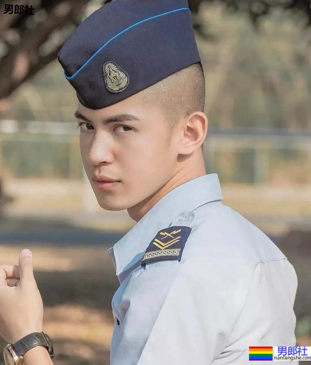 泰警紧身服要升级？感受一下这些火遍全网的阳光帅警！ - 51虹马