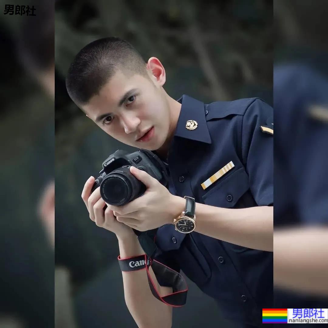 泰警紧身服要升级？感受一下这些火遍全网的阳光帅警！ - 51虹马