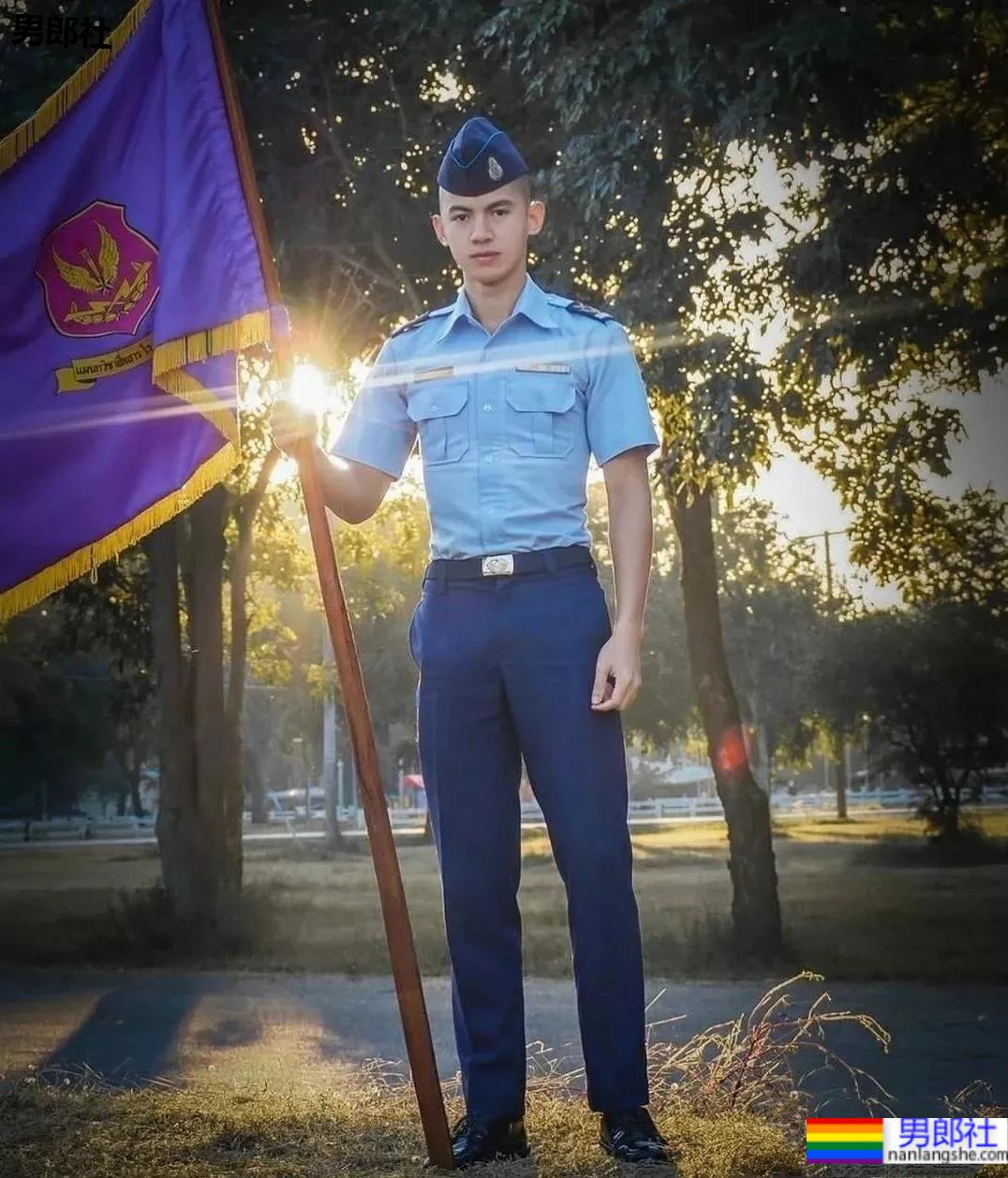 泰警紧身服要升级？感受一下这些火遍全网的阳光帅警！ - 51虹马