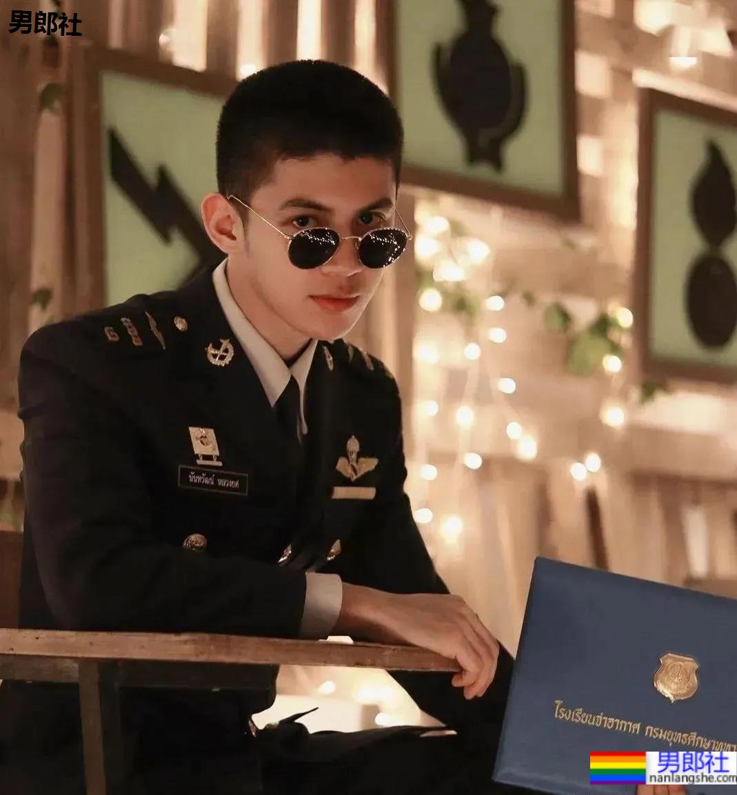 泰警紧身服要升级？感受一下这些火遍全网的阳光帅警！ - 51虹马