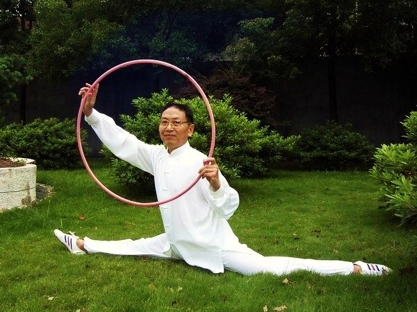 一位81岁男同的幸福晚年:小40岁的帅男友相伴16年了 - 51虹马 一位81岁男同的幸福晚年:小40岁的帅男友相伴16年了 - 51虹马