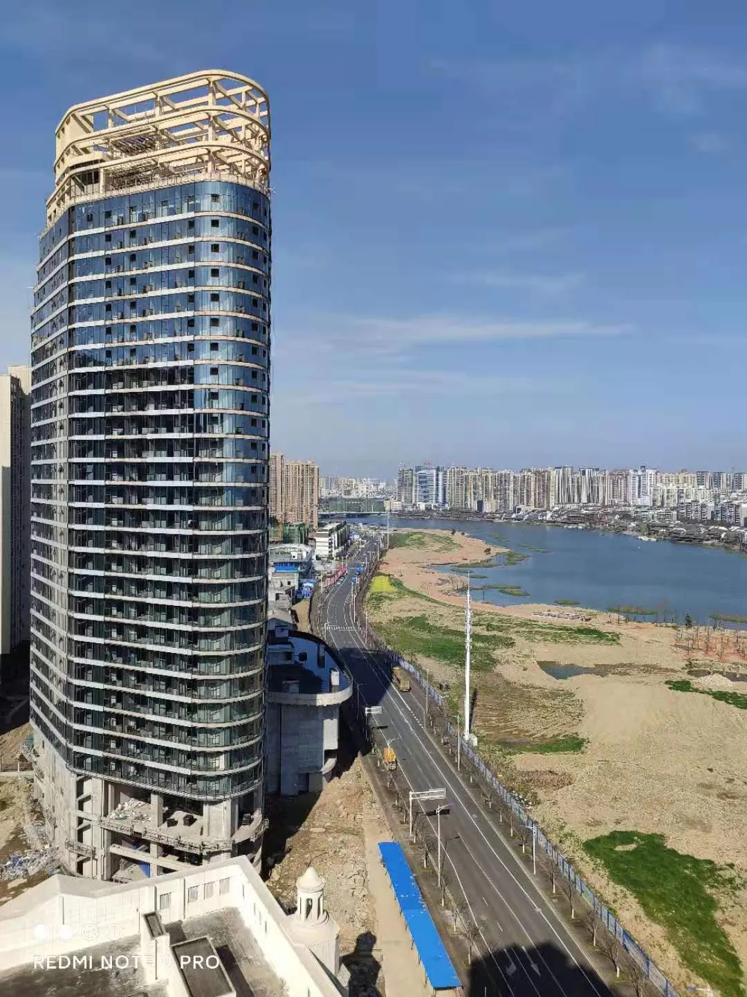 一位81岁男同的幸福晚年:小40岁的帅男友相伴16年了 - 51虹马 一位81岁男同的幸福晚年:小40岁的帅男友相伴16年了 - 51虹马