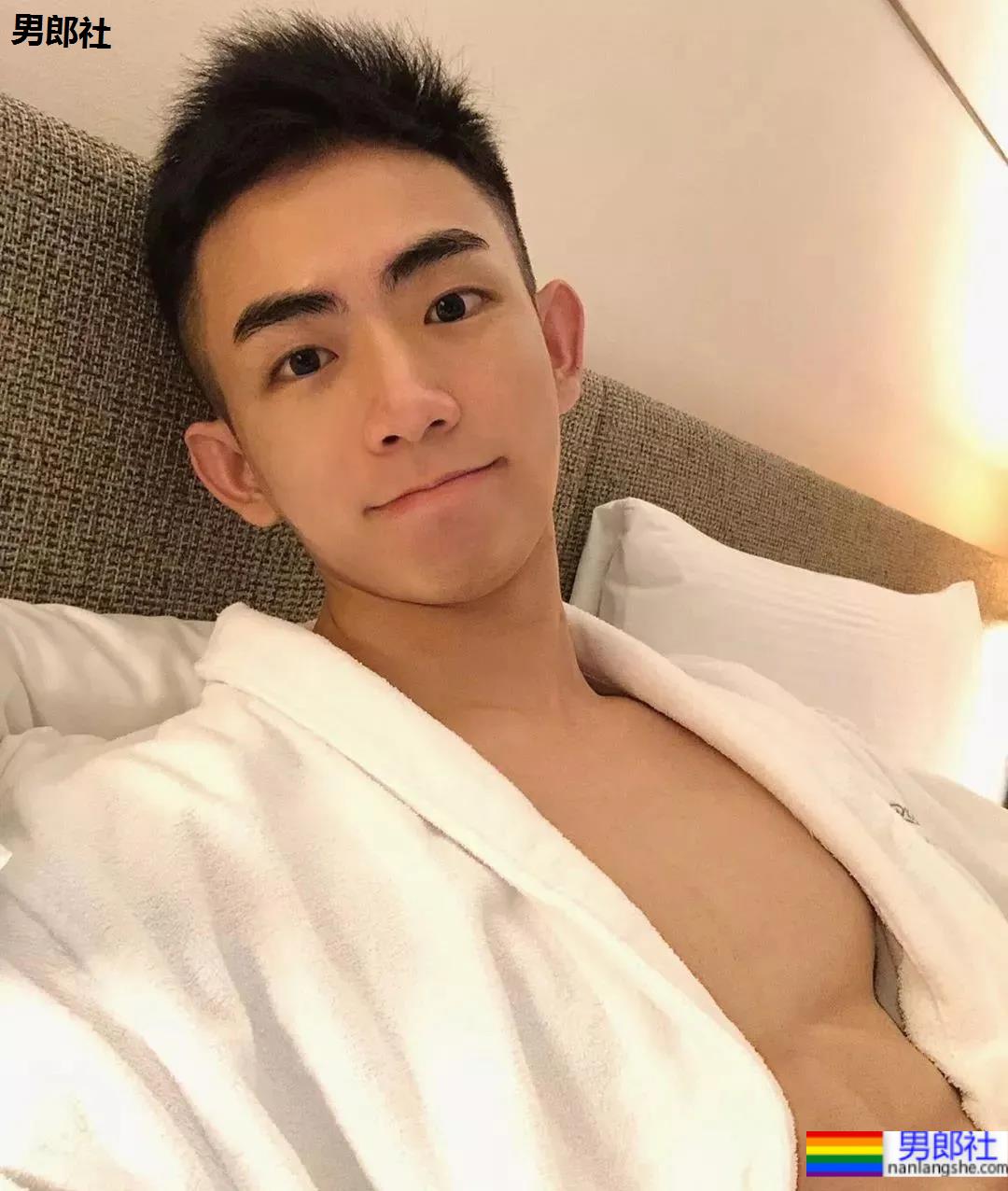 奶凶奶凶野生小帅硬照来袭,这样穿短裤不淡定了! - 51虹马 奶凶奶凶野生小帅硬照来袭,这样穿短裤不淡定了! - 51虹马