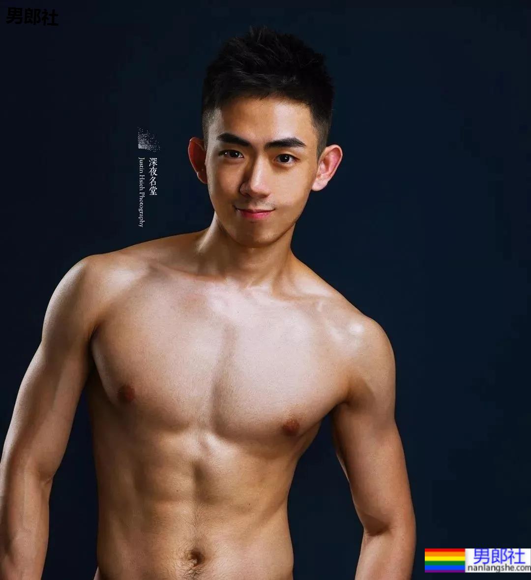 奶凶奶凶野生小帅硬照来袭,这样穿短裤不淡定了! - 51虹马 奶凶奶凶野生小帅硬照来袭,这样穿短裤不淡定了! - 51虹马