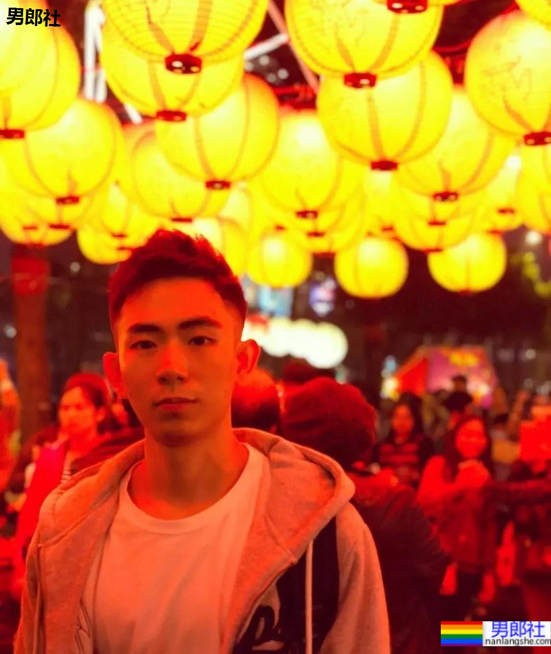 奶凶奶凶野生小帅硬照来袭,这样穿短裤不淡定了! - 51虹马 奶凶奶凶野生小帅硬照来袭,这样穿短裤不淡定了! - 51虹马