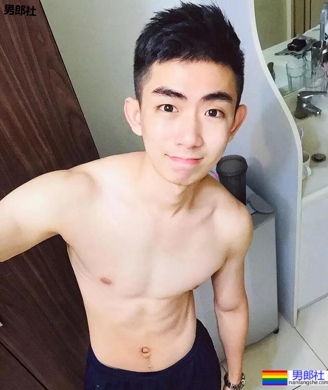 奶凶奶凶野生小帅硬照来袭,这样穿短裤不淡定了! - 51虹马 奶凶奶凶野生小帅硬照来袭,这样穿短裤不淡定了! - 51虹马