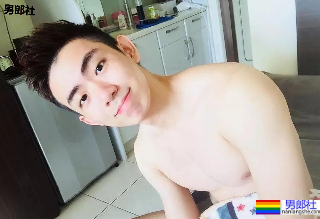 奶凶奶凶野生小帅硬照来袭,这样穿短裤不淡定了! - 51虹马 奶凶奶凶野生小帅硬照来袭,这样穿短裤不淡定了! - 51虹马