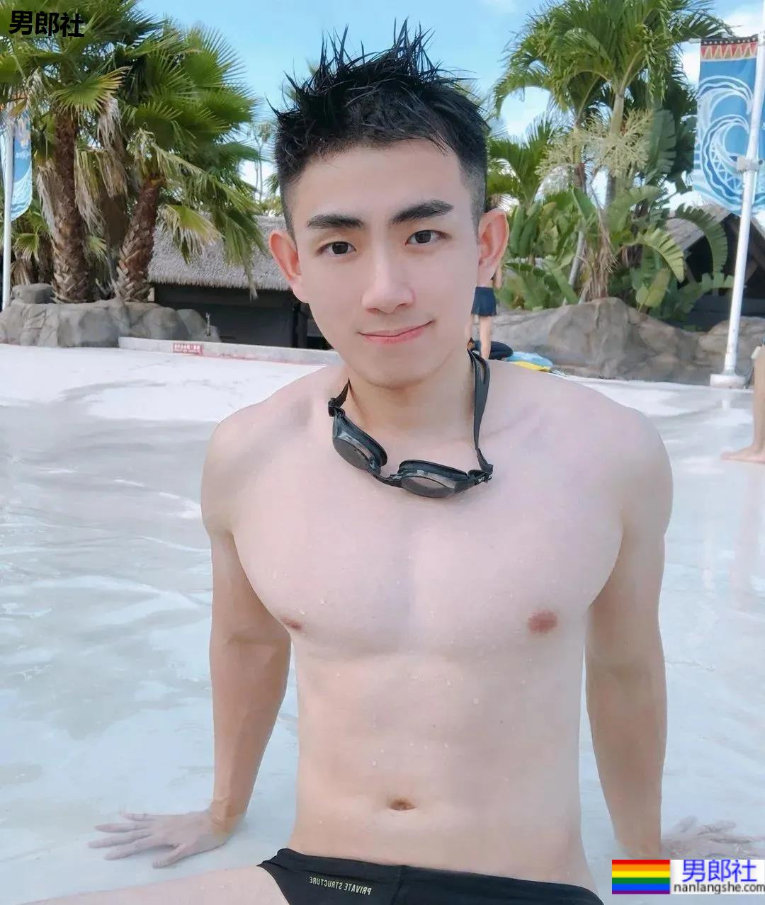 奶凶奶凶野生小帅硬照来袭,这样穿短裤不淡定了! - 51虹马 奶凶奶凶野生小帅硬照来袭,这样穿短裤不淡定了! - 51虹马