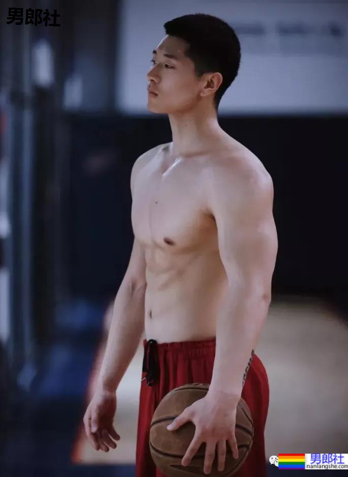 188CM篮球帅哥被邀请拍写真,真材实料藏不住了!-51虹马