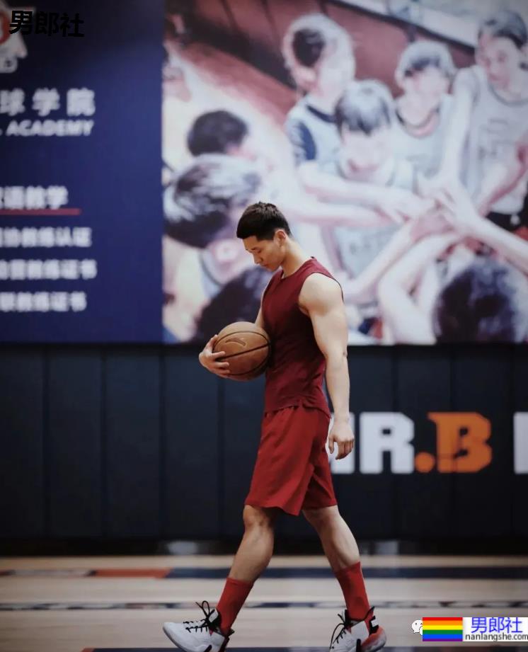 188CM篮球帅哥被邀请拍写真,真材实料藏不住了! - 51虹马 188CM篮球帅哥被邀请拍写真,真材实料藏不住了! - 51虹马