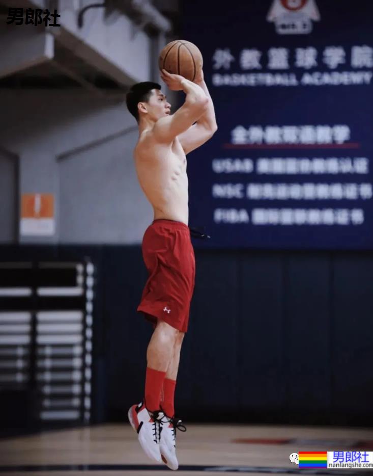 188CM篮球帅哥被邀请拍写真,真材实料藏不住了! - 51虹马 188CM篮球帅哥被邀请拍写真,真材实料藏不住了! - 51虹马