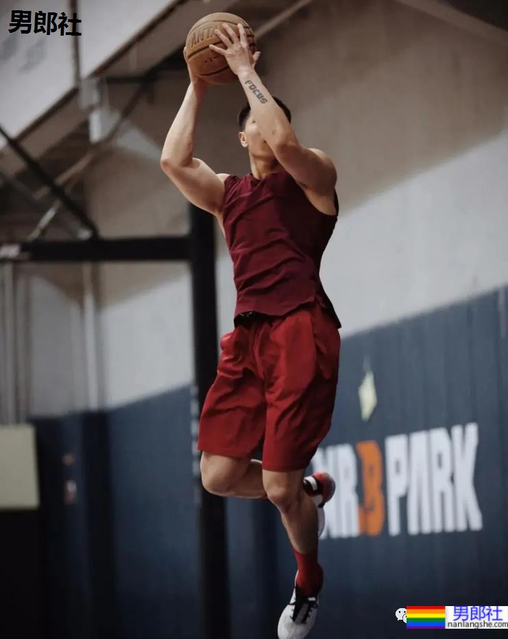 188CM篮球帅哥被邀请拍写真,真材实料藏不住了! - 51虹马 188CM篮球帅哥被邀请拍写真,真材实料藏不住了! - 51虹马