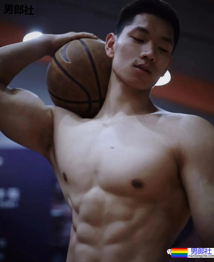 188CM篮球帅哥被邀请拍写真,真材实料藏不住了! - 51虹马 188CM篮球帅哥被邀请拍写真,真材实料藏不住了! - 51虹马