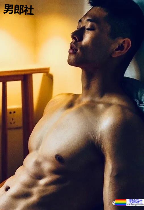 188CM篮球帅哥被邀请拍写真,真材实料藏不住了! - 51虹马 188CM篮球帅哥被邀请拍写真,真材实料藏不住了! - 51虹马