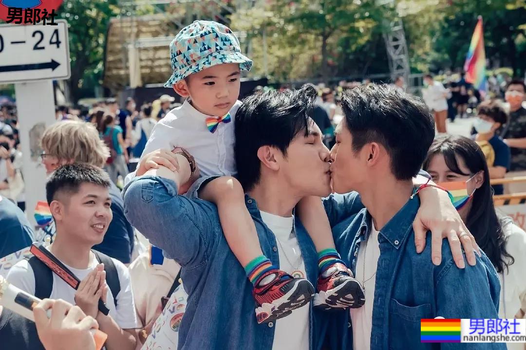 暖哭我！当爸妈知道儿子是gay后。。。 - 51虹马