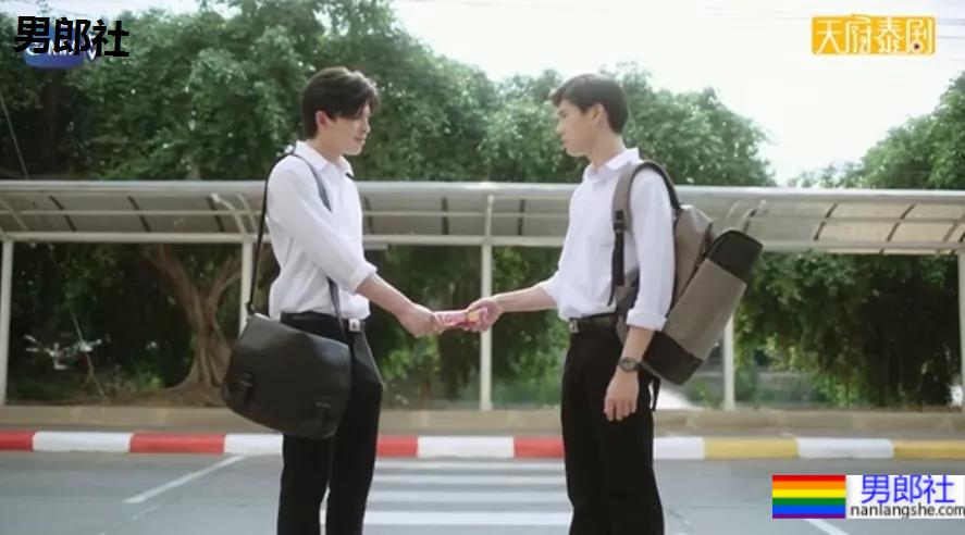 暖哭我！当爸妈知道儿子是gay后。。。 - 51虹马