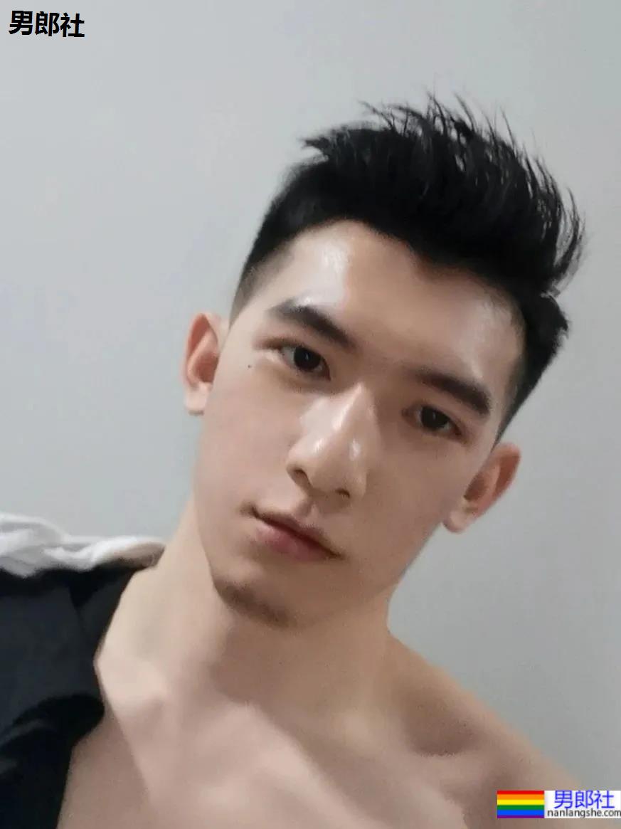 漫画脸男老师长得太帅了！这天赐美貌谁顶得住？ - 51虹马