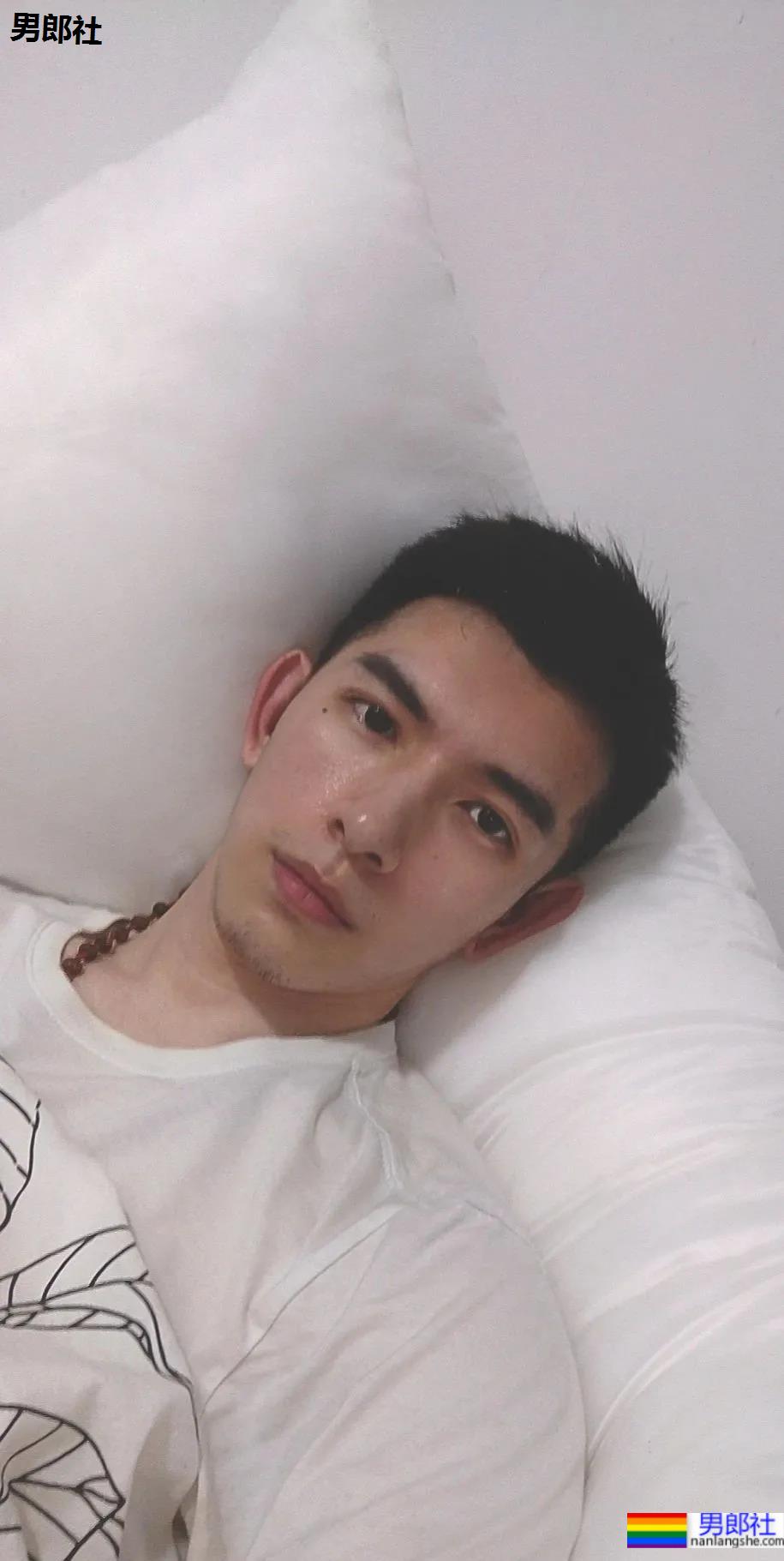 漫画脸男老师长得太帅了！这天赐美貌谁顶得住？ - 51虹马