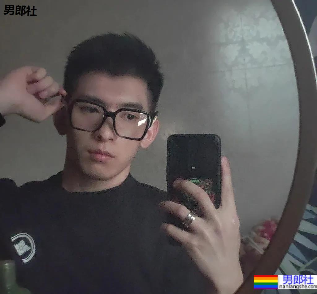 漫画脸男老师长得太帅了！这天赐美貌谁顶得住？ - 51虹马