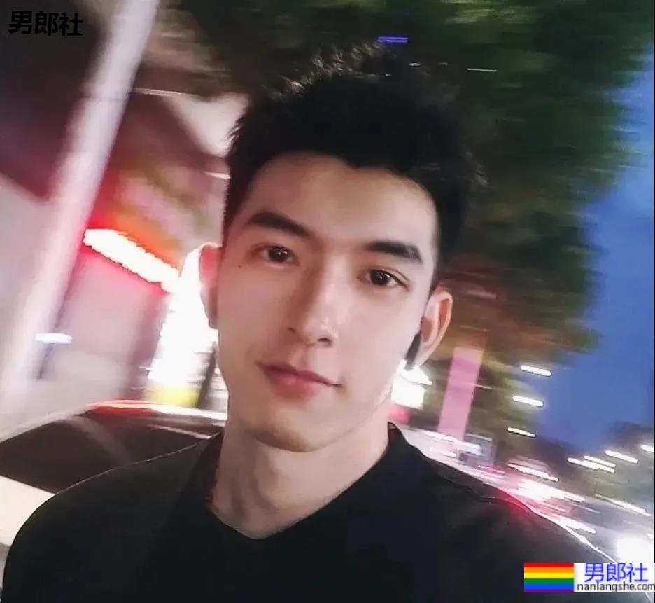 漫画脸男老师长得太帅了！这天赐美貌谁顶得住？ - 51虹马