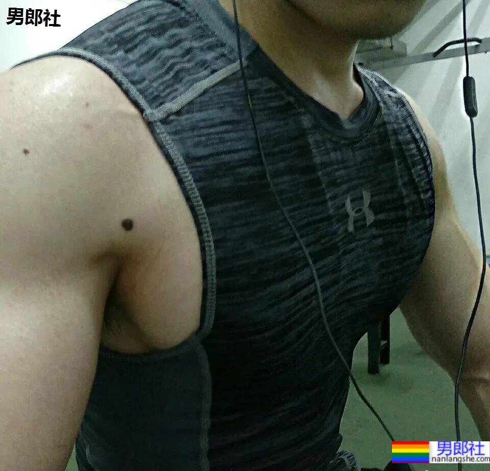 漫画脸男老师长得太帅了！这天赐美貌谁顶得住？ - 51虹马