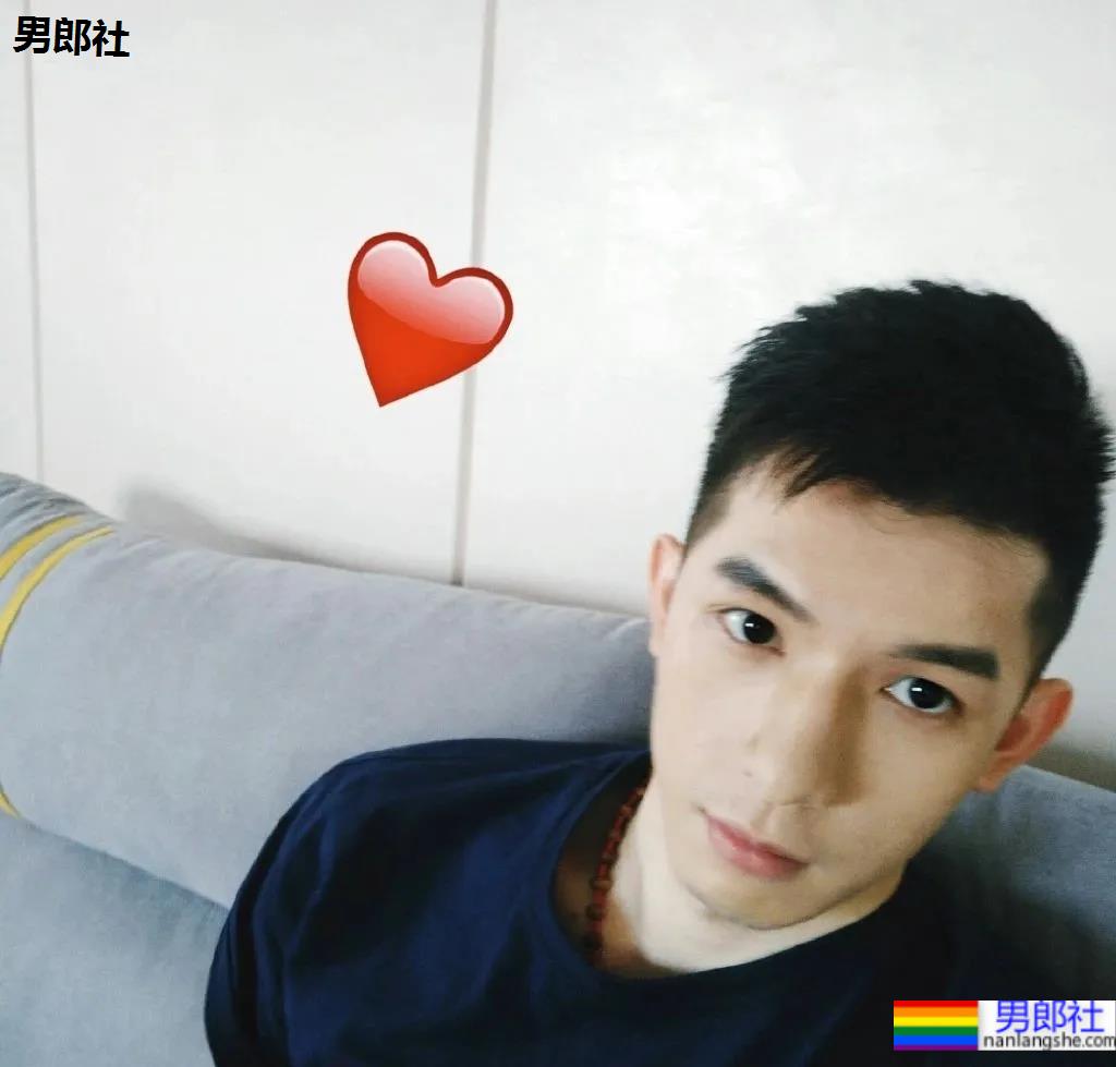 漫画脸男老师长得太帅了！这天赐美貌谁顶得住？ - 51虹马