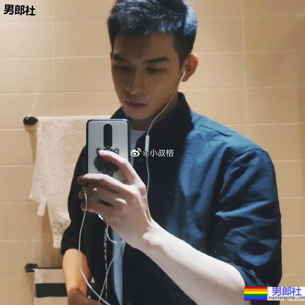 漫画脸男老师长得太帅了！这天赐美貌谁顶得住？ - 51虹马