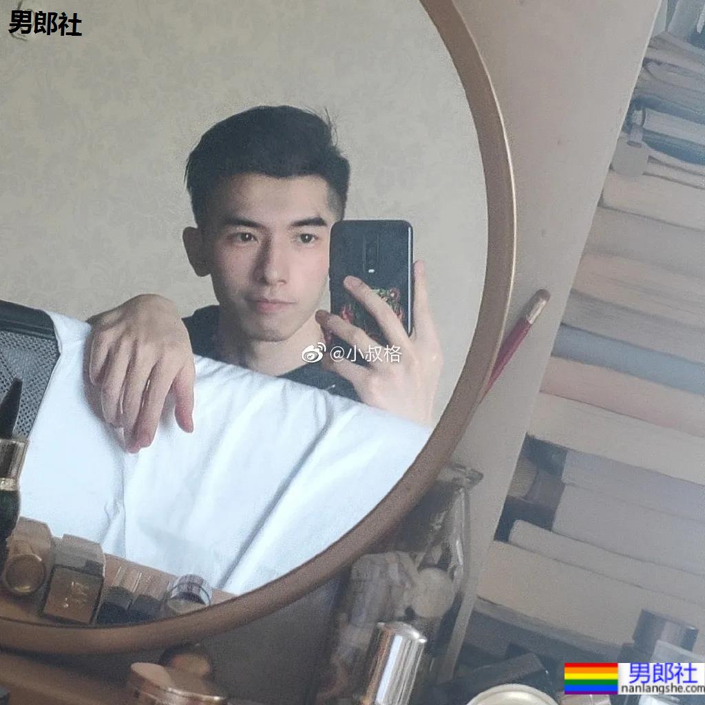 漫画脸男老师长得太帅了！这天赐美貌谁顶得住？ - 51虹马