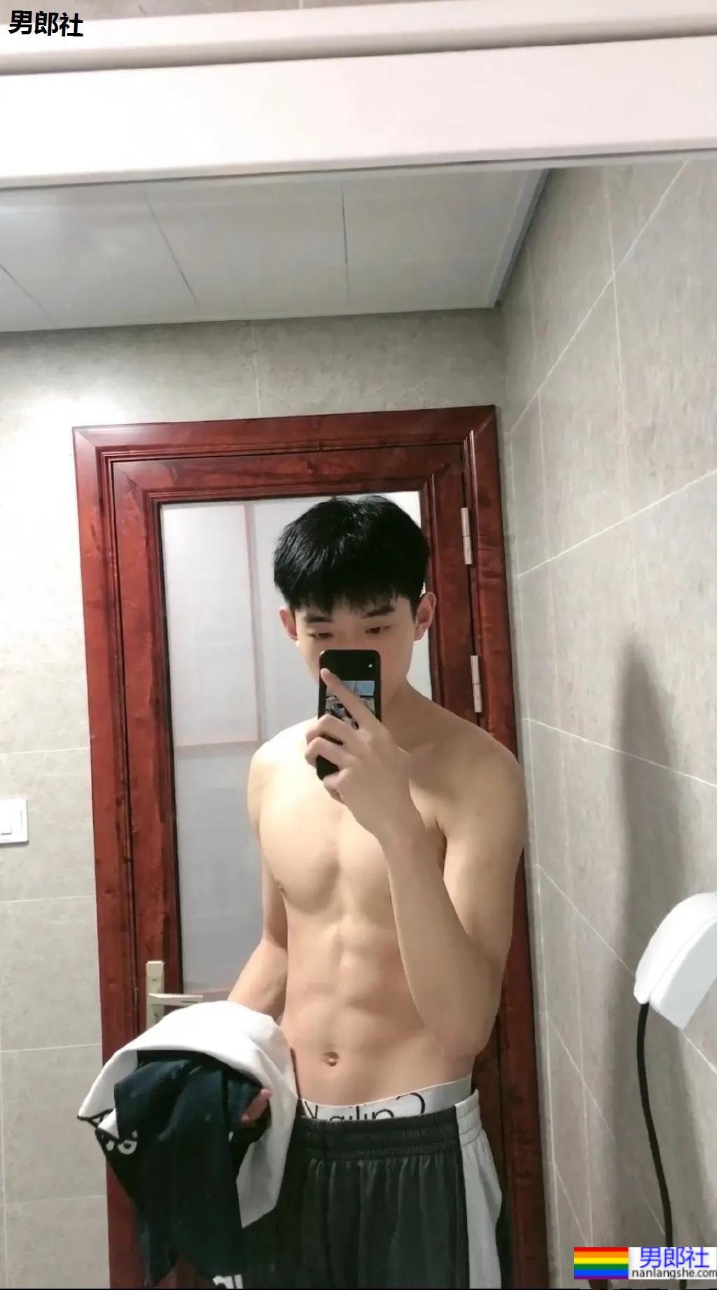 190CM薄肌篮球体育生，山西的男孩纸也没让人失望呢！-51虹马