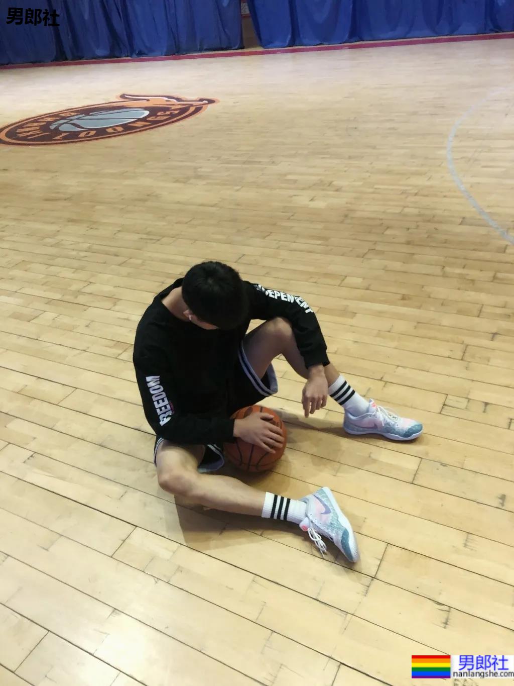 190CM薄肌篮球体育生，山西的男孩纸也没让人失望呢！ - 51虹马