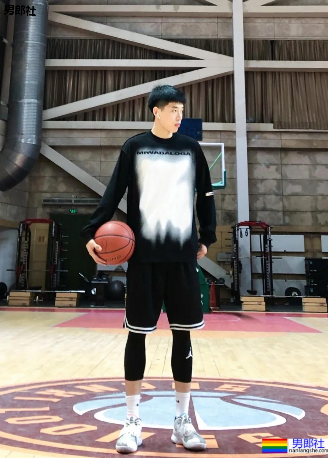 190CM薄肌篮球体育生，山西的男孩纸也没让人失望呢！ - 51虹马