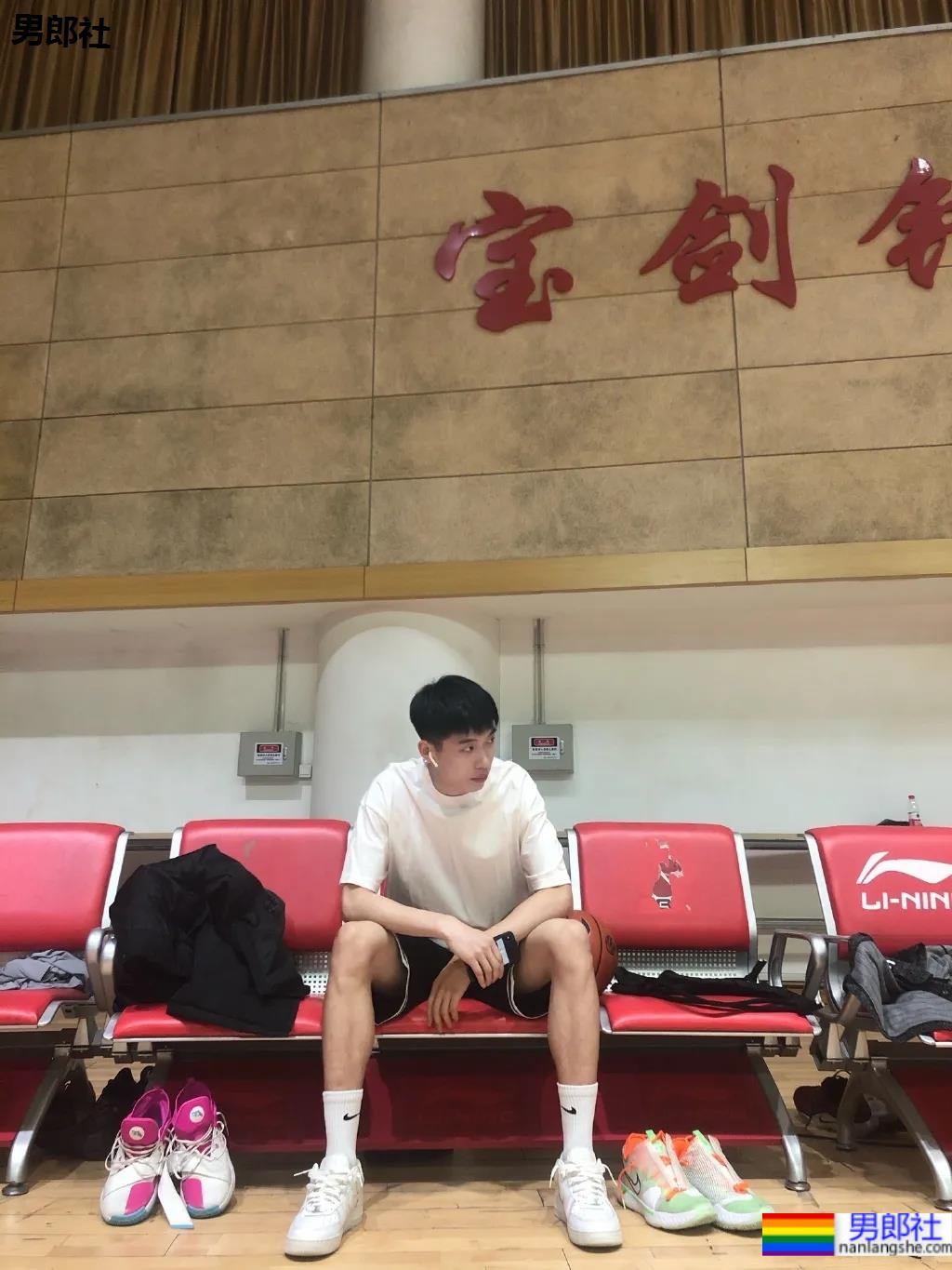 190CM薄肌篮球体育生，山西的男孩纸也没让人失望呢！ - 51虹马