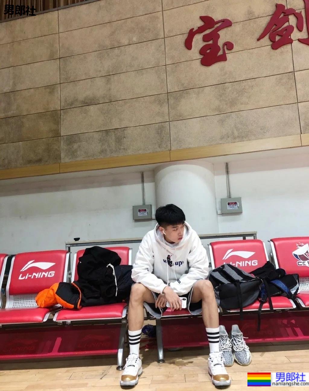 190CM薄肌篮球体育生，山西的男孩纸也没让人失望呢！ - 51虹马