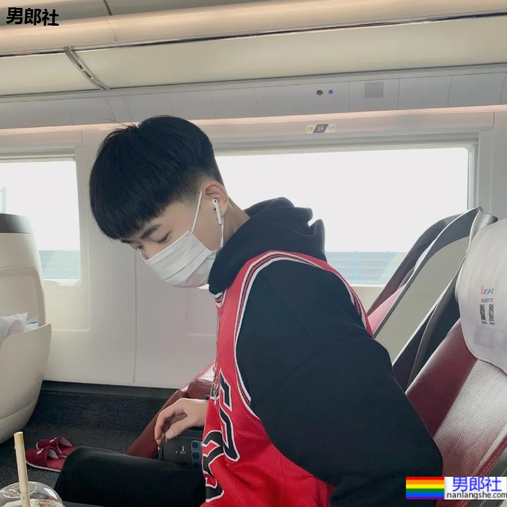 190CM薄肌篮球体育生，山西的男孩纸也没让人失望呢！ - 51虹马