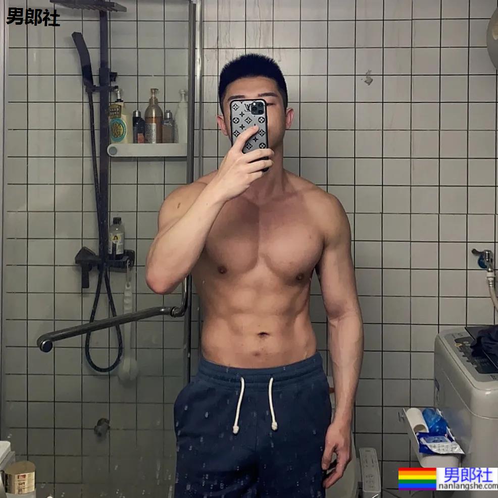 徐维森御用男模硬照大片一览，这肉体治好了网友的性冷淡！ - 51虹马