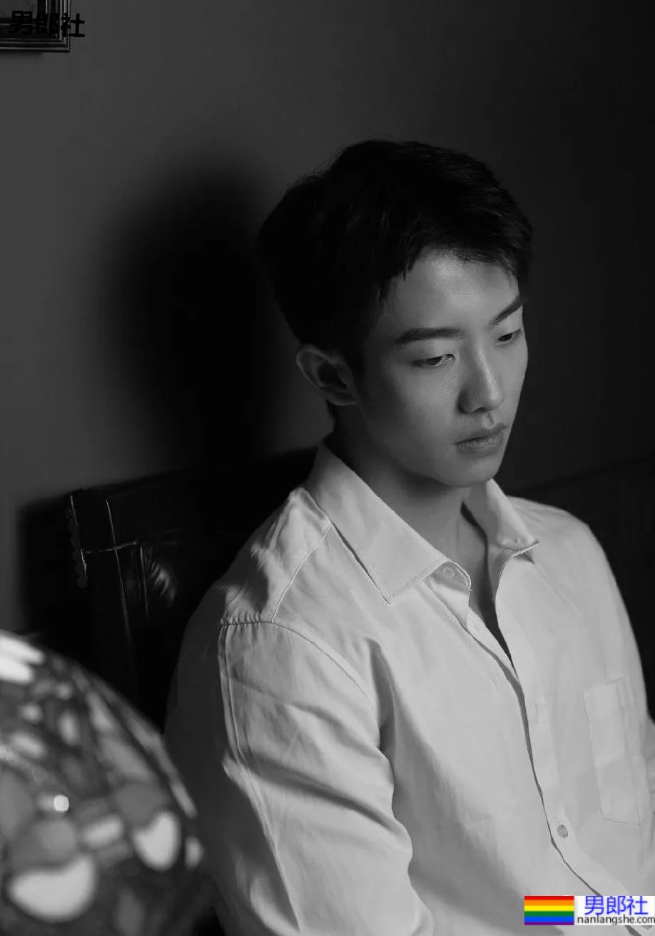 大一小奶狗直播走红,这颜值这身材不输流量小鲜肉! - 51虹马 大一小奶狗直播走红,这颜值这身材不输流量小鲜肉! - 51虹马