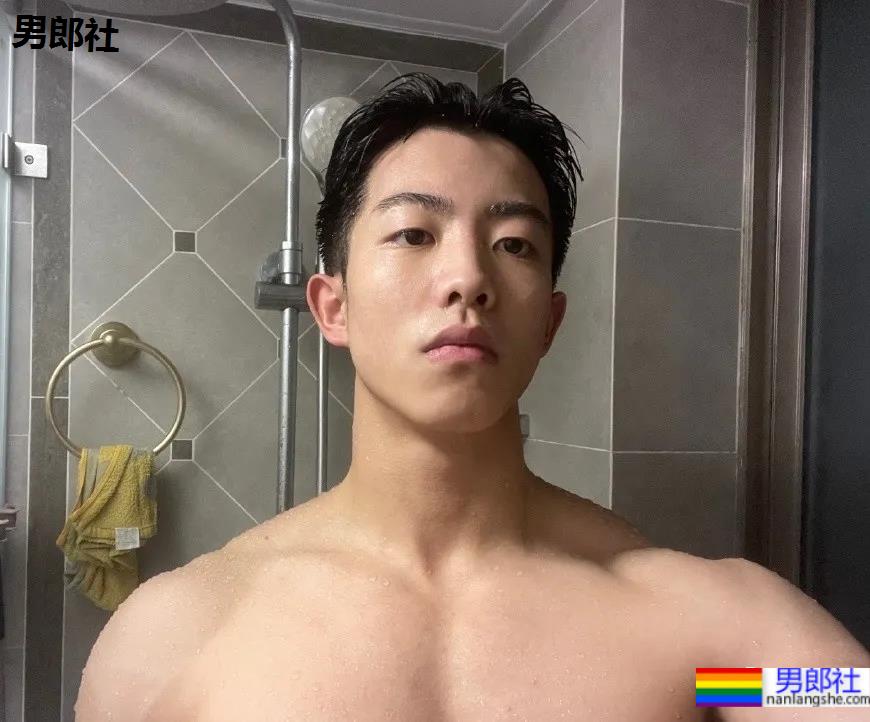 大一小奶狗直播走红,这颜值这身材不输流量小鲜肉! - 51虹马 大一小奶狗直播走红,这颜值这身材不输流量小鲜肉! - 51虹马