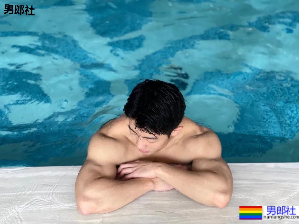 大一小奶狗直播走红,这颜值这身材不输流量小鲜肉! - 51虹马 大一小奶狗直播走红,这颜值这身材不输流量小鲜肉! - 51虹马