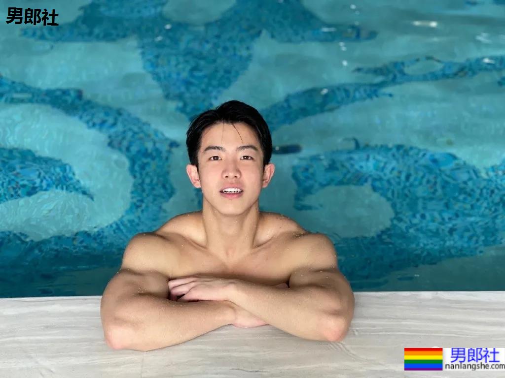 大一小奶狗直播走红,这颜值这身材不输流量小鲜肉! - 51虹马 大一小奶狗直播走红,这颜值这身材不输流量小鲜肉! - 51虹马