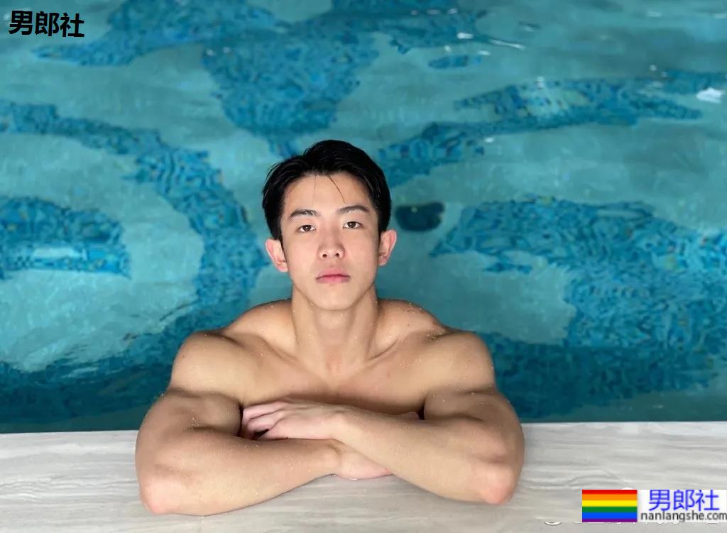 大一小奶狗直播走红,这颜值这身材不输流量小鲜肉! - 51虹马 大一小奶狗直播走红,这颜值这身材不输流量小鲜肉! - 51虹马