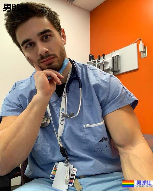 医院里的禁断诱惑！肌肉帅医生的体检陷阱让人欲罢不能：Dr. Marco - 51虹马