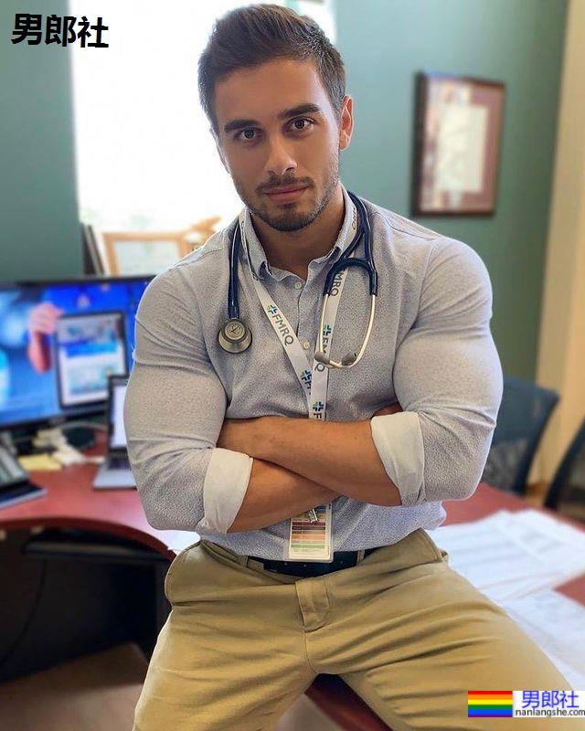 医院里的禁断诱惑！肌肉帅医生的体检陷阱让人欲罢不能：Dr. Marco - 51虹马